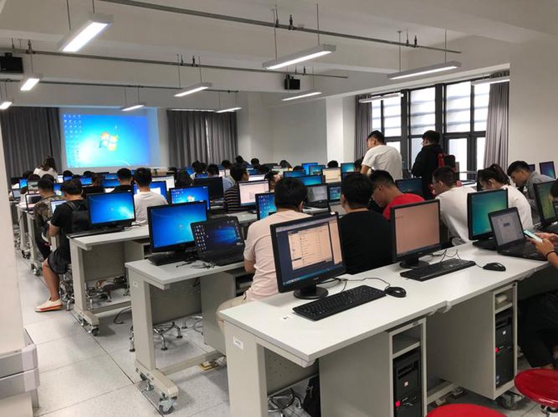 打造未来企业引擎：管理系统开发趋势解读